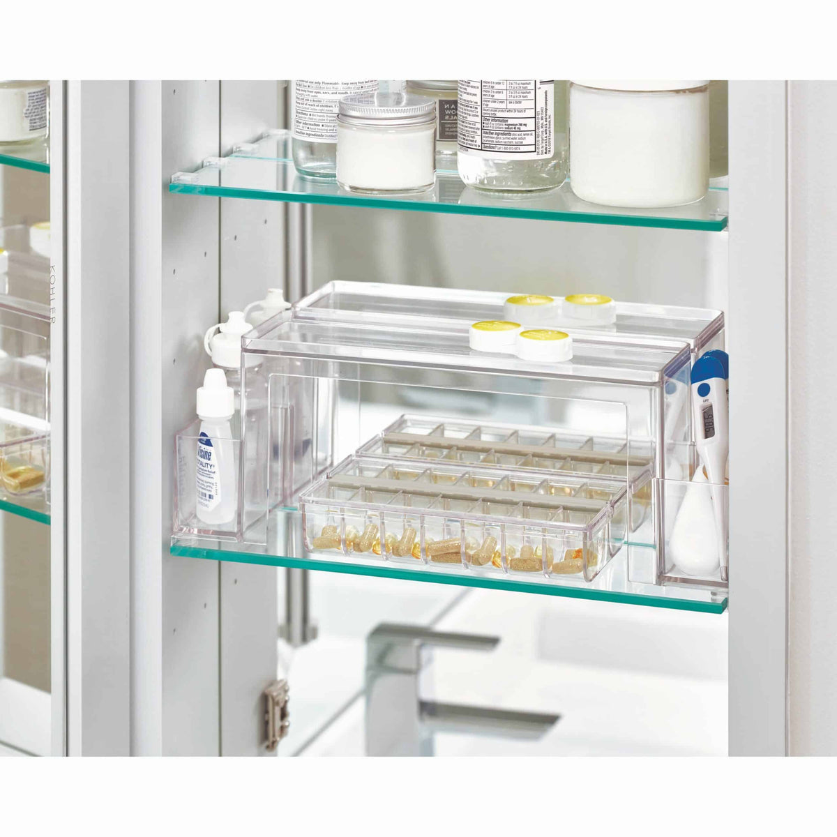 iDesign x The Home Edit – Two-tier organizer for narrow – detail view 7