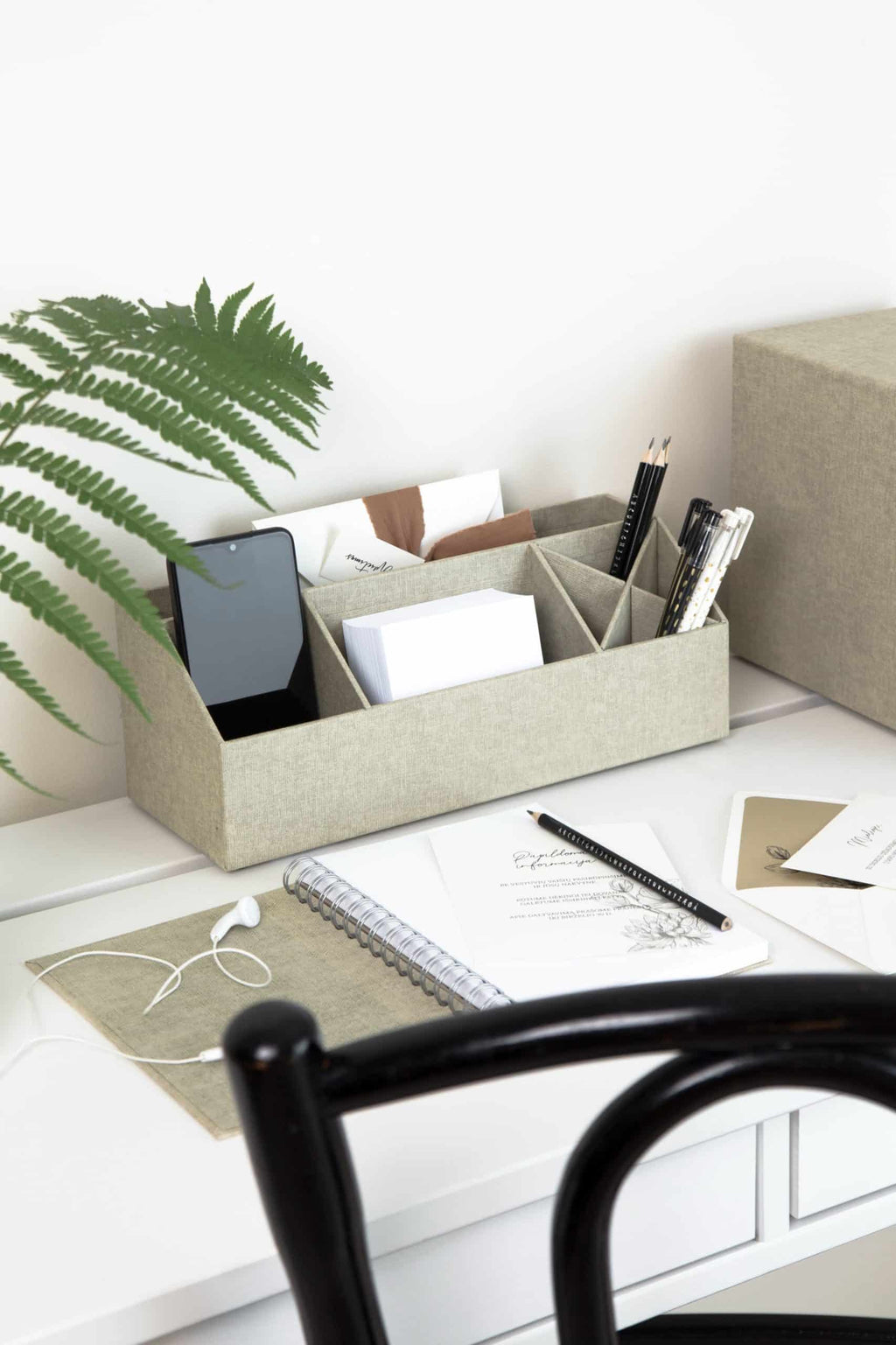Bigso Box of Sweden – Elisa – desk organizer – linen – detail view 6