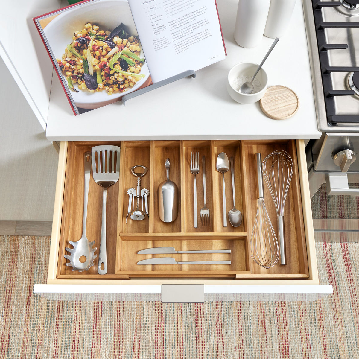 iDesign – Acacia pull-out drawer organizer – 40274 – detail view 13
