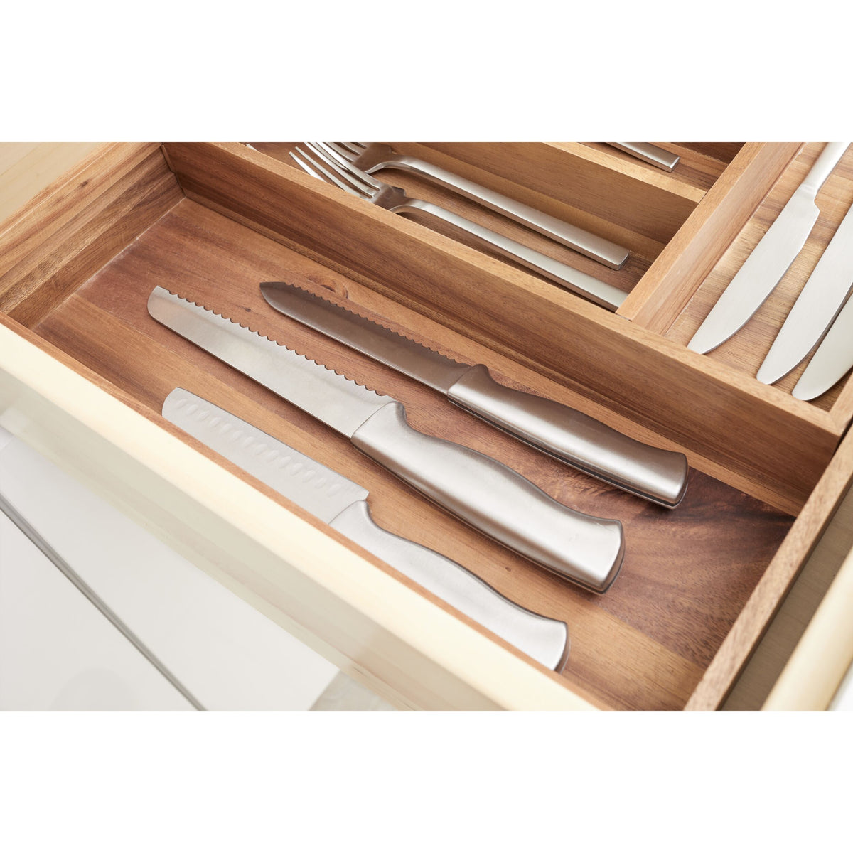 iDesign – Acacia pull-out drawer organizer – 40274 – detail view 18