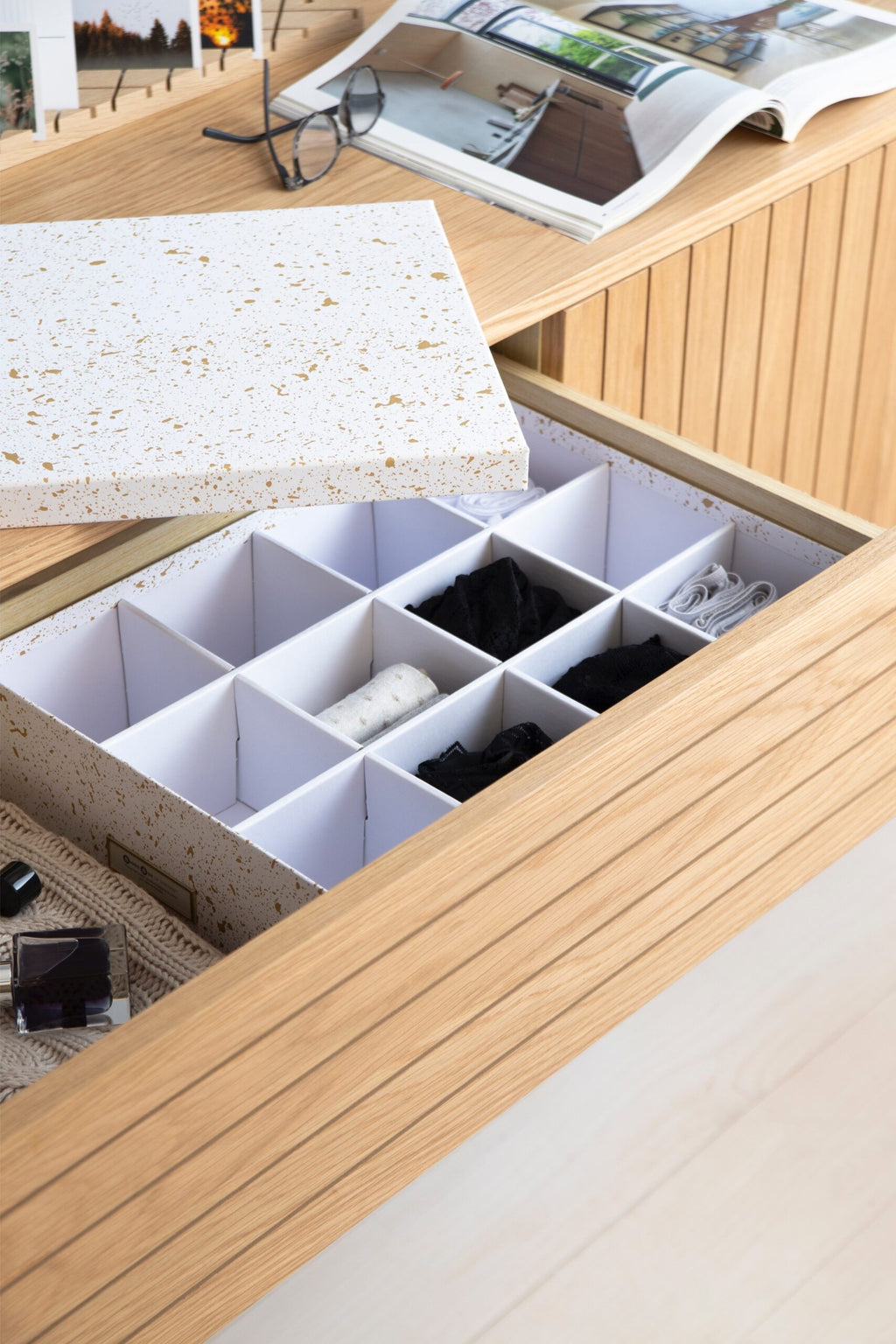 Bigso Box of Sweden – JAKOB – box with 12 – gold – detail view 5