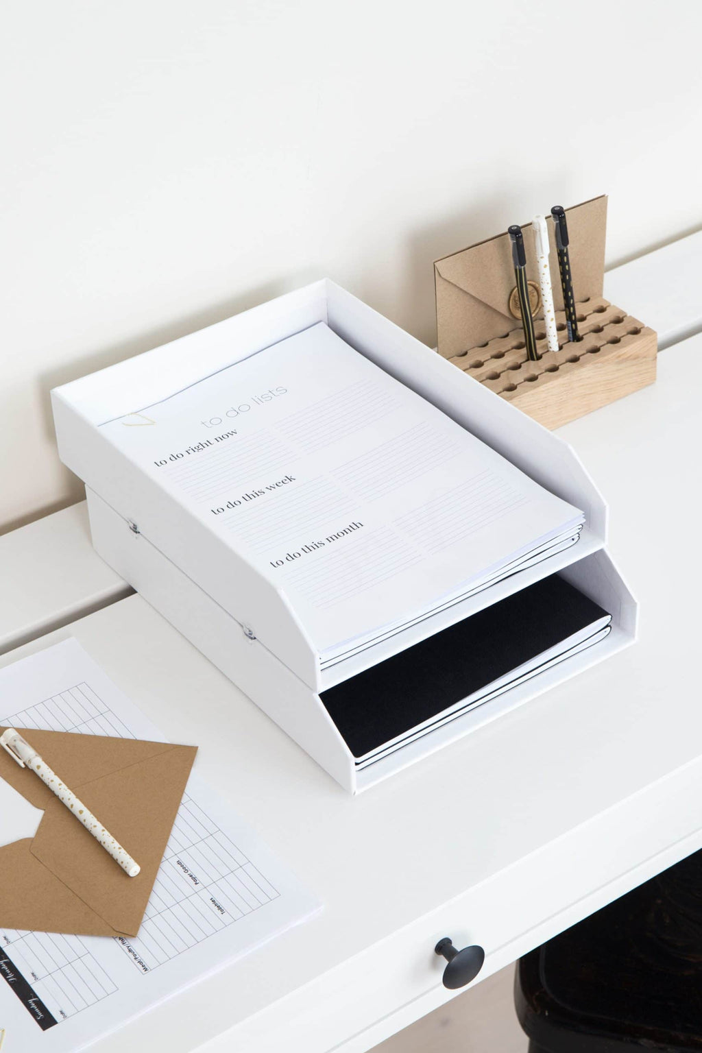 Bigso Box of Sweden – HAKAN – desktop document tray – white – detail view 2