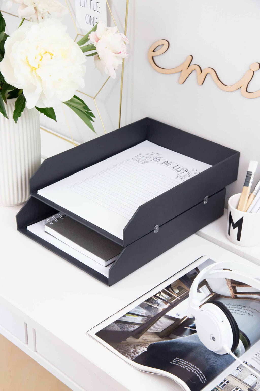 Bigso HAKAN Desktop Document Trays – Dark Grey – detail view 3