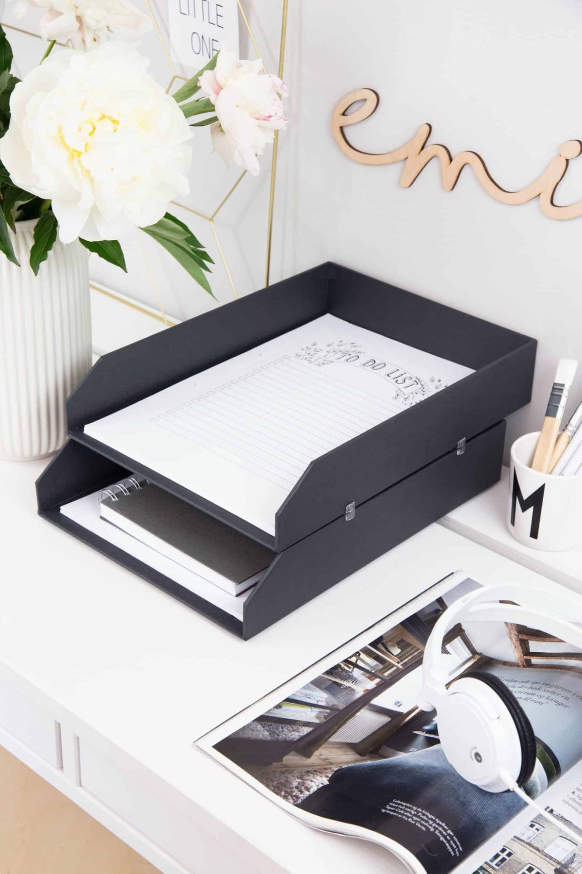 Bigso HAKAN Desktop Document Trays – Dark Grey – detail view 3