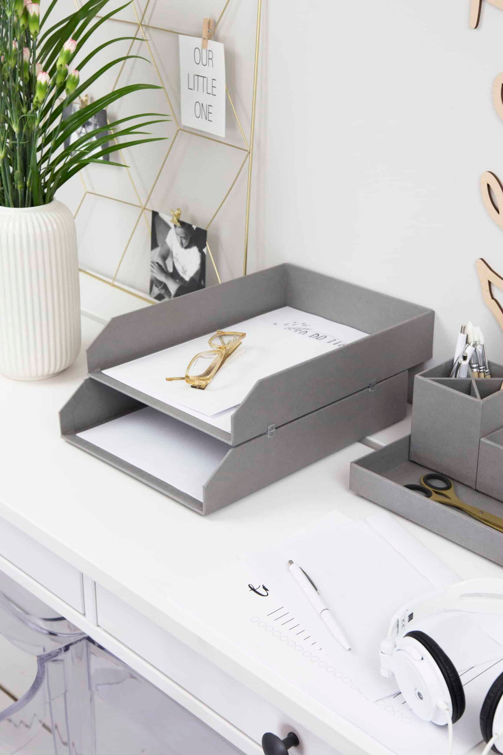 Bigso HAKAN Desktop Document Trays – Light Grey – detail view 3