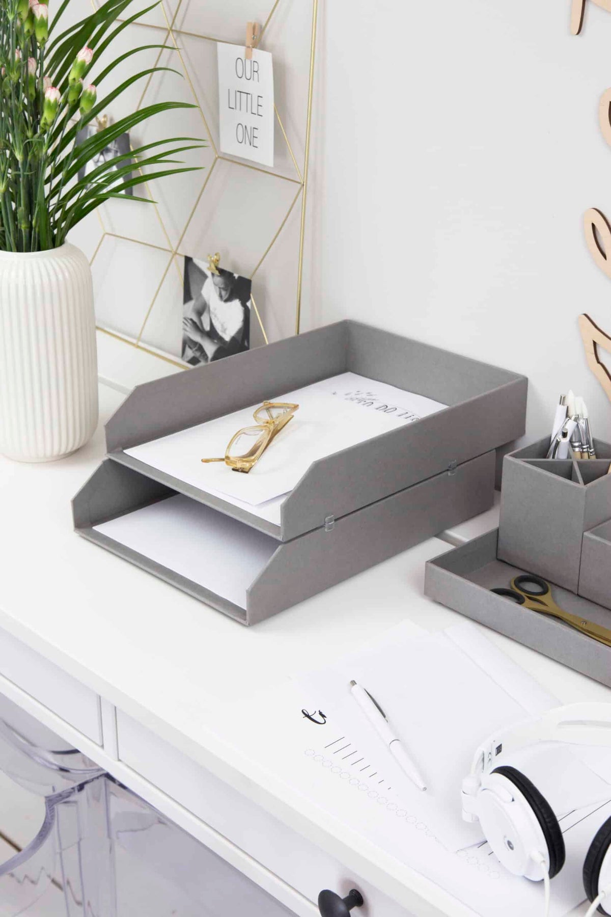 Bigso HAKAN Desktop Document Trays – Light Grey – detail view 3