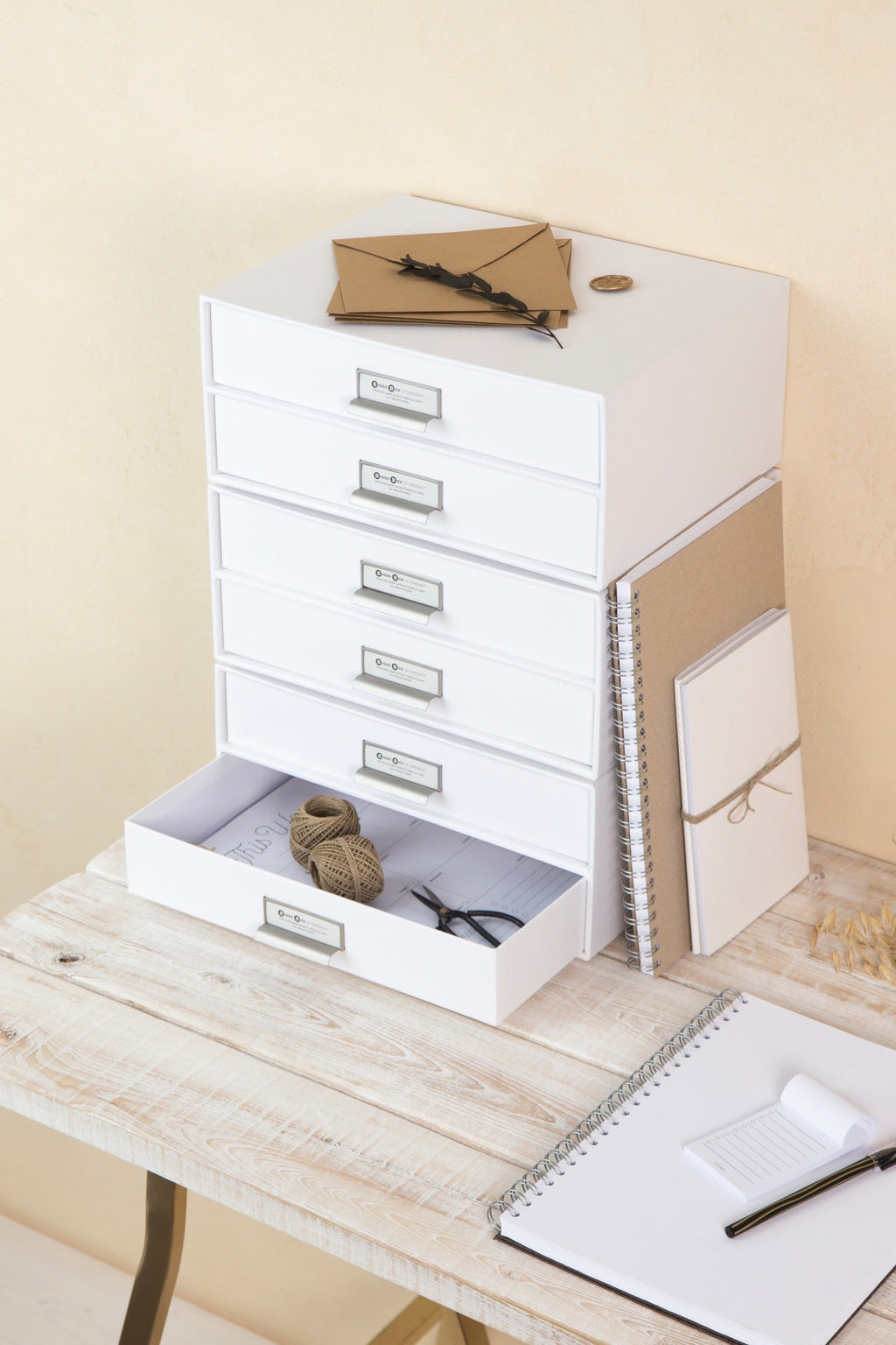 Bigso Box of Sweden – BIRGER – 2-drawer document – white – detail view 4