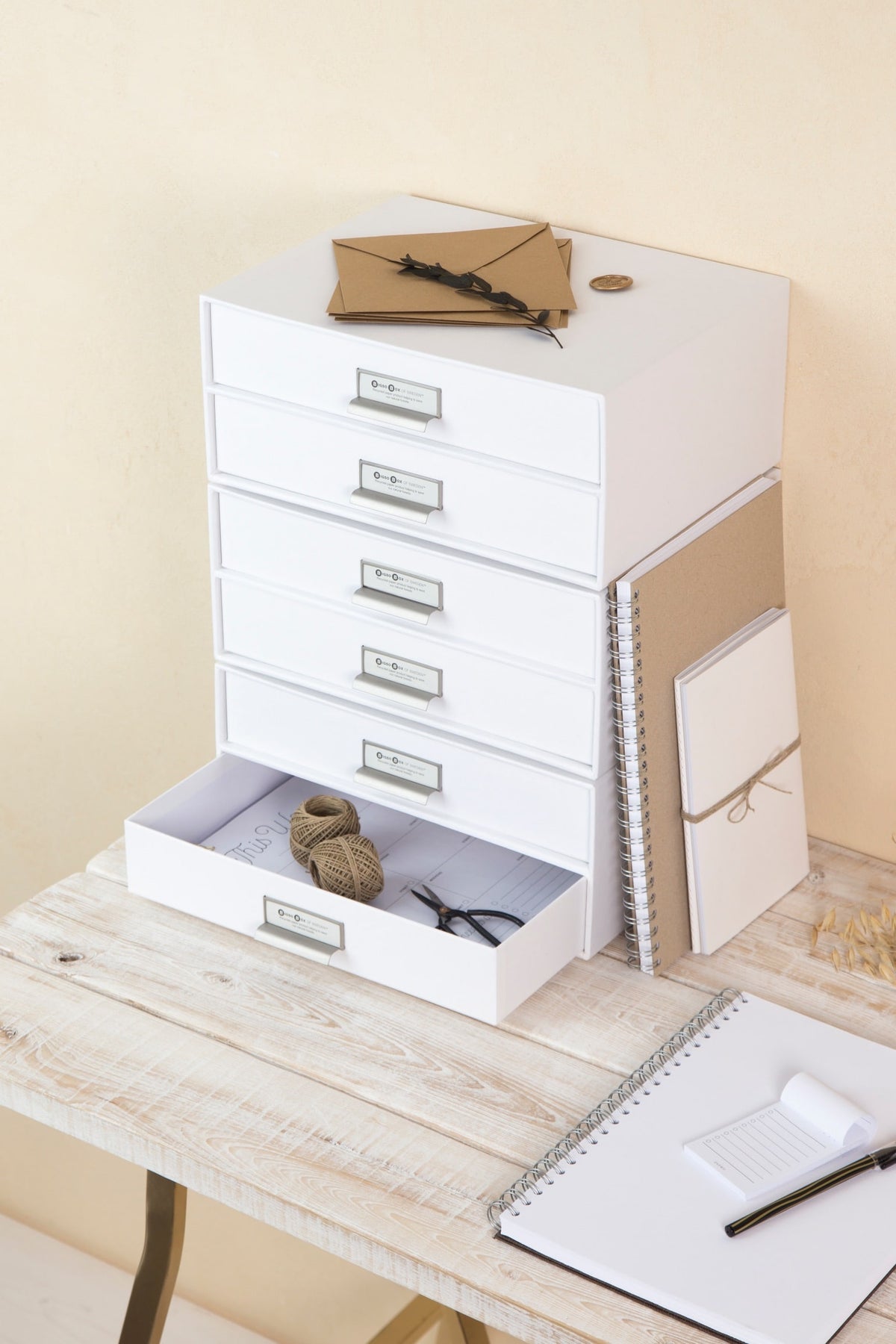 Bigso Box of Sweden – BIRGER – 2-drawer document – white – detail view 4