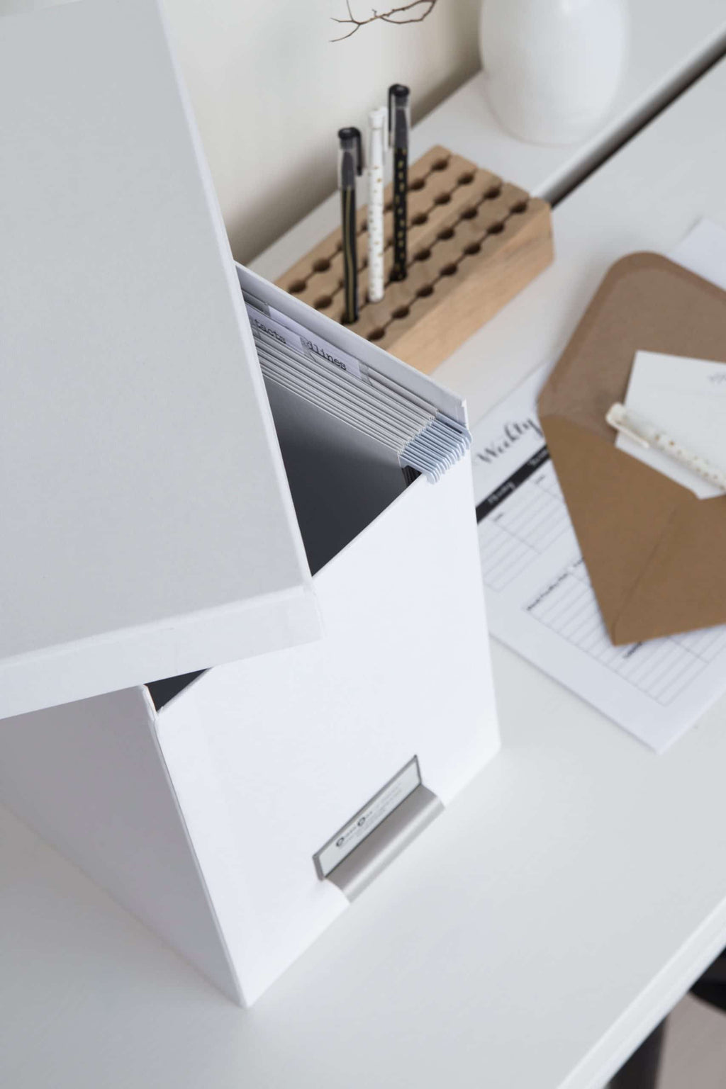 Bigso Box of Sweden – JOHAN – document box – white – detail view 4