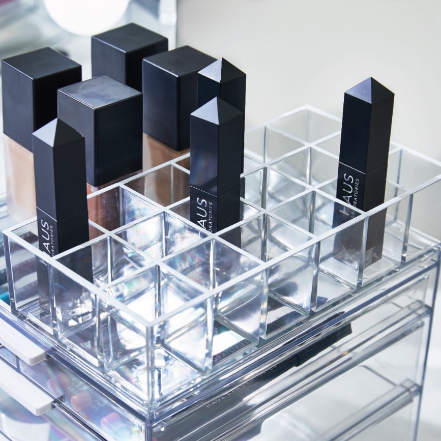 iDesign x Sarah Tanno – Cosmetic organizer for lips – Clear – detail view 5