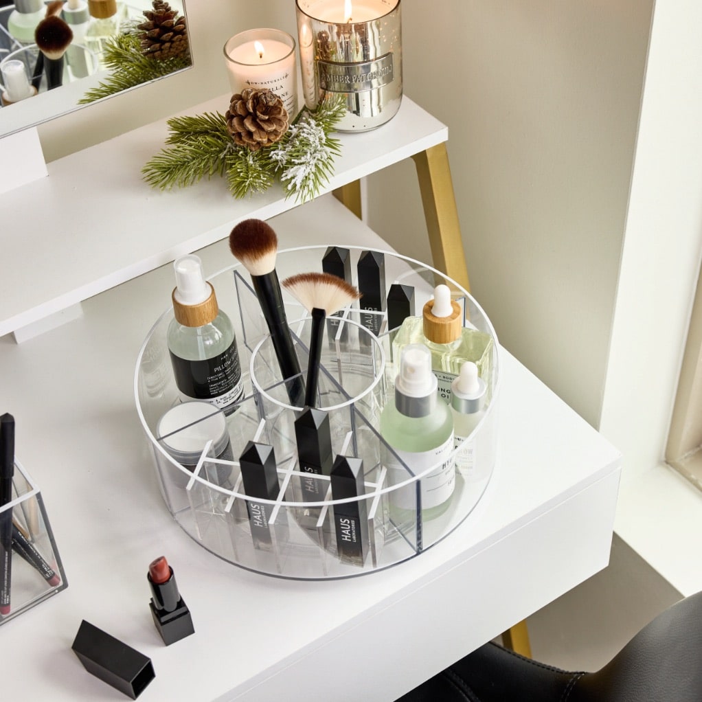iDesign x Sarah Tanno – Cosmetic Lazy Susan – Clear – – detail view 11