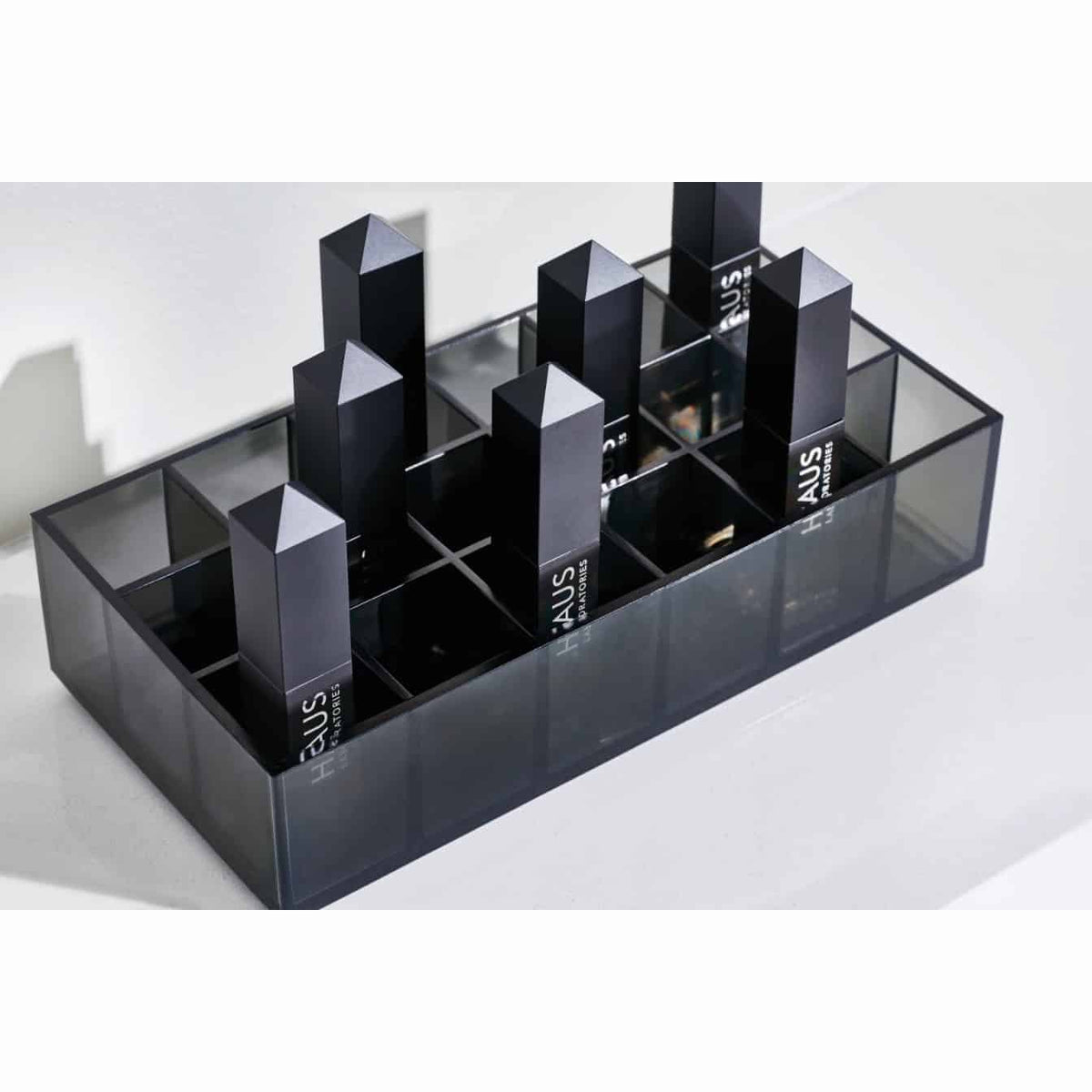 iDesign x Sarah Tanno – Cosmetic organizer for lips – Smoke – detail view 6