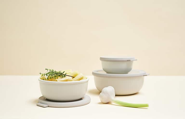 Mepal – Food Container Set CIRQULA – 0.75 L / 1.5 and 3.0 L – detail view 4