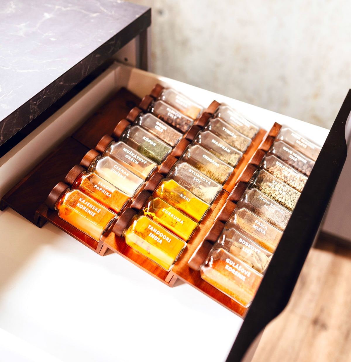 Tidies – Spice jar drawer organizer – acacia – detail view 9