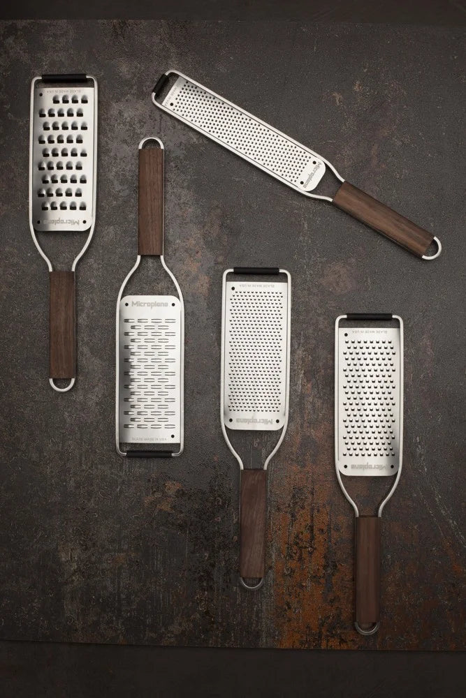 Microplane Master Coarse Grater with Wooden Handle 43308 – detail view 5