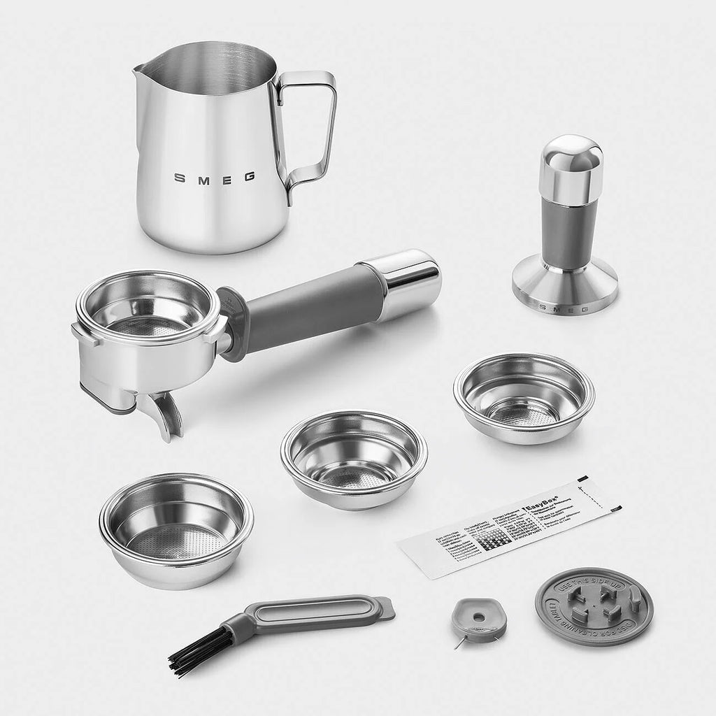 SMEG Coffee Machine EGF03B – detail view 9