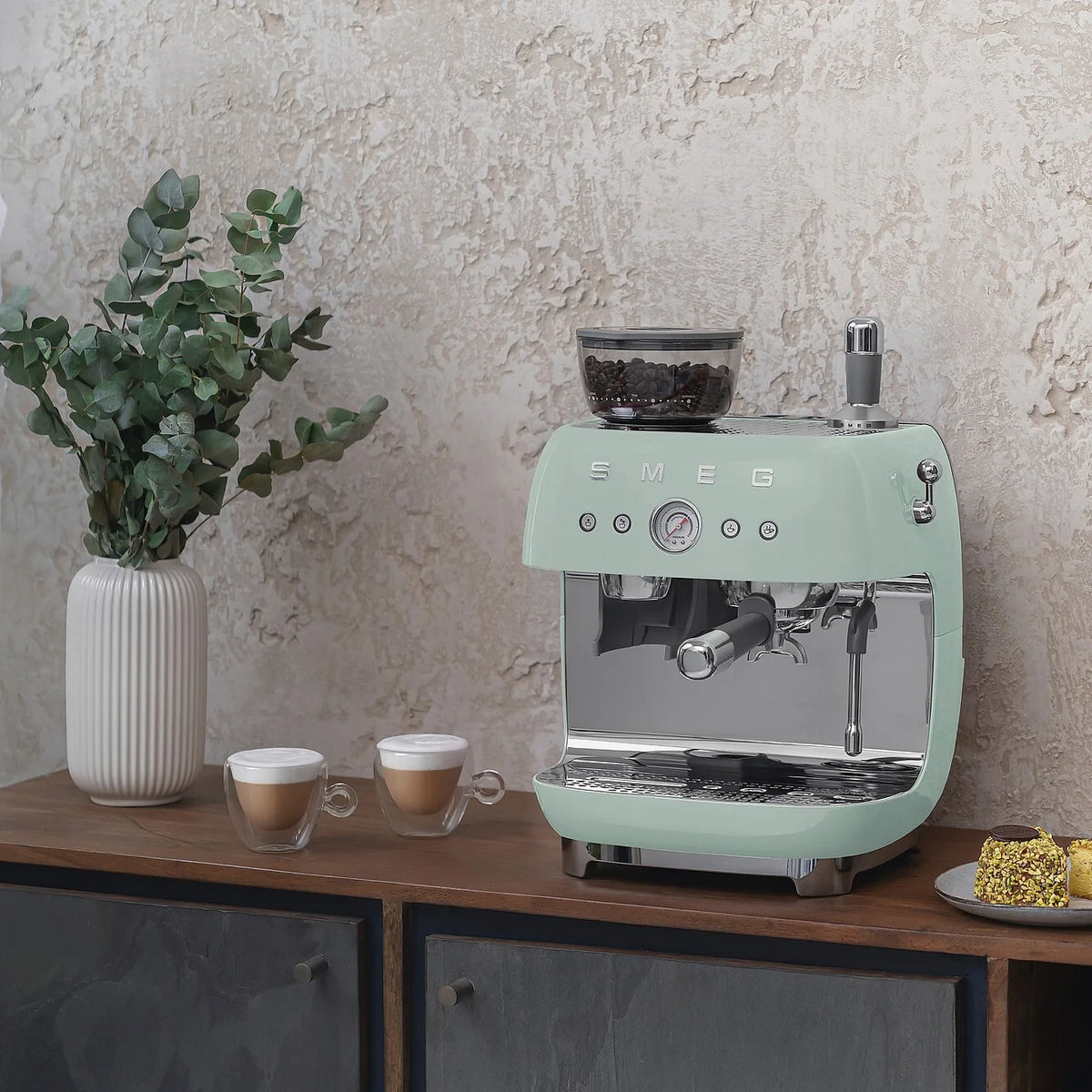 SMEG Coffee Machine EGF03B – detail view 16