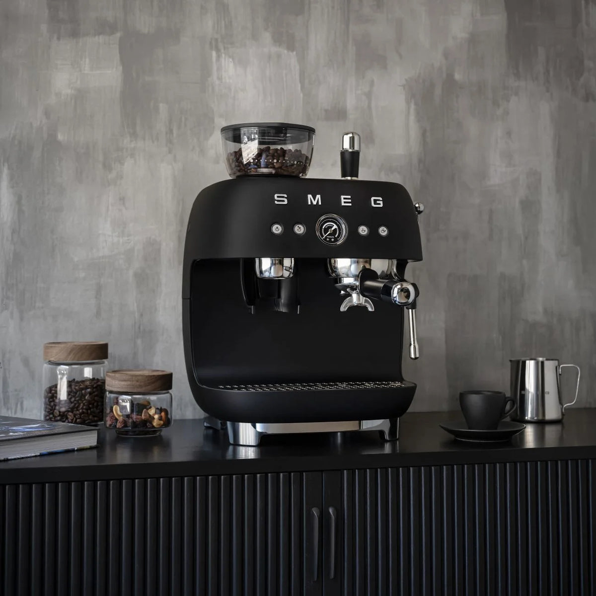 SMEG Coffee Machine EGF03B – detail view 17